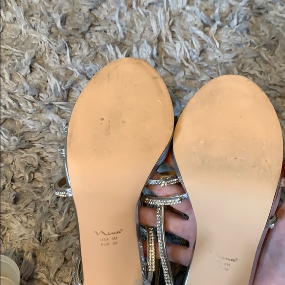 classic sliver and tan high heels - Picture 5 of 5